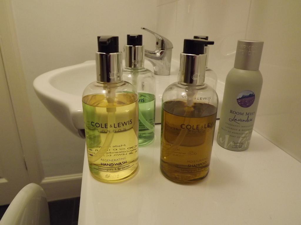 The Farmhouse Guesthouse Belford Room photo